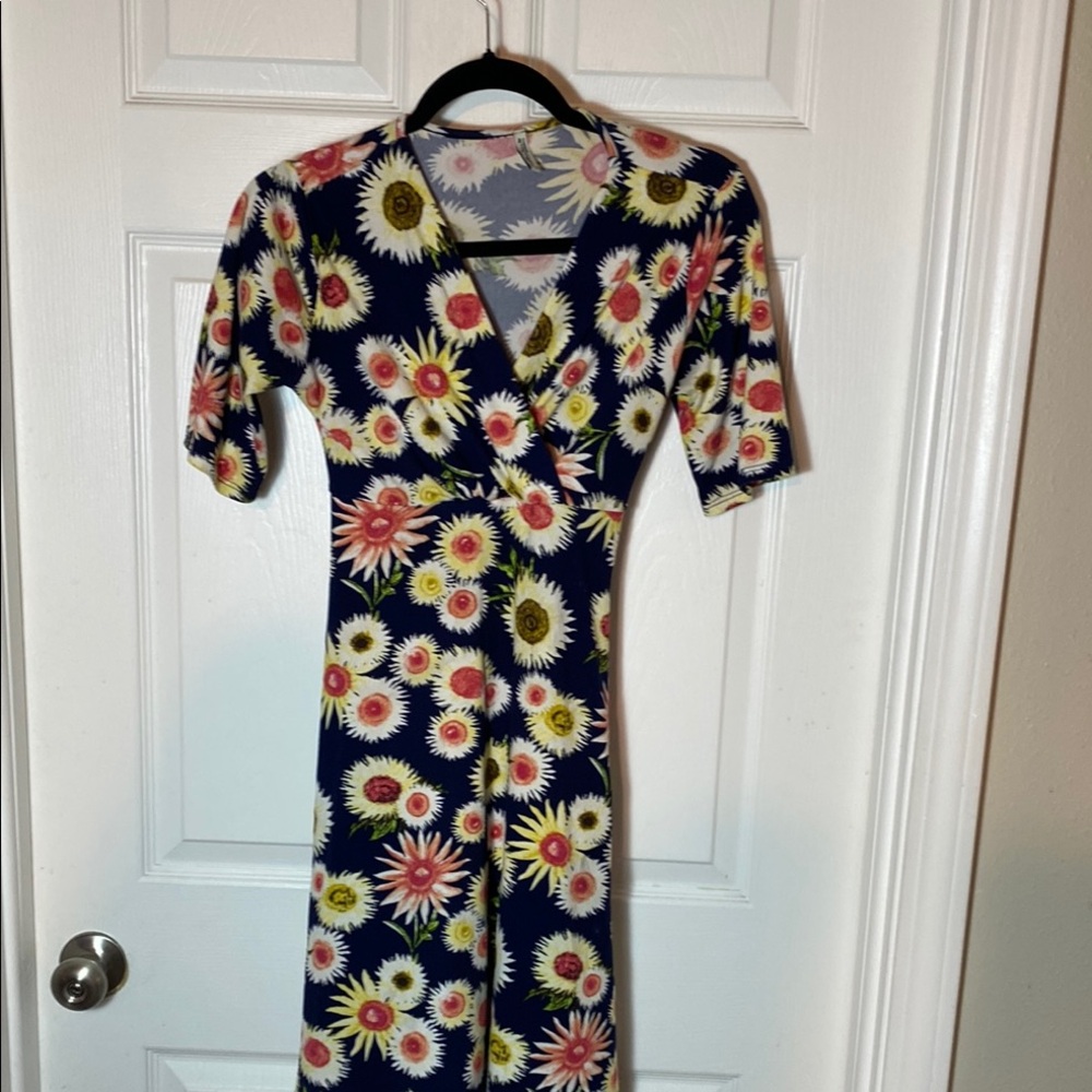 Mother Bee Maternity Dress Floral Yellow Orange V-Neck Short Sleeve size Medium